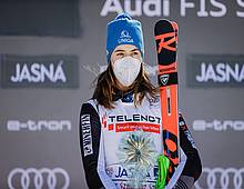 Petra Vlhová took advantage of home environment and seized the giant slalom