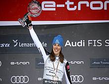 Big crystal globe for our Petra Vlhová